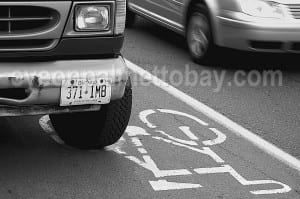 drivers in bike lanes