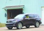 Infiniti QX has a bold front chrome grille flanked by automatic on/off bi-functional xenon headlights with windshield wiper interlock and integrated front fog lights.