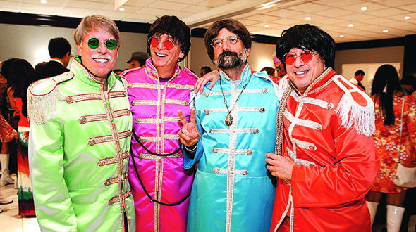 Celebrating the ’60s style at Temple Judea fundraiser Celebrating the ’60s style at Temple Judea fundraiser