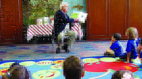 Mayor reads to students for National Library Week Mayor reads to students for National Library Week