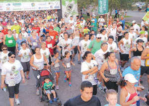 Participants are off and running/walking during a previous Zoo Run 5K.