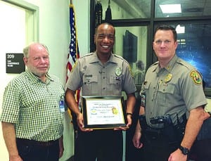 Officer nabs robbery suspect, earns award